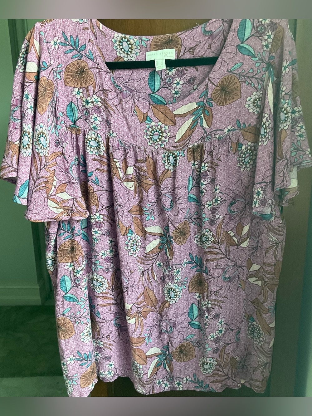 EUC Susan Graver Floral Flutter Sleeve Top